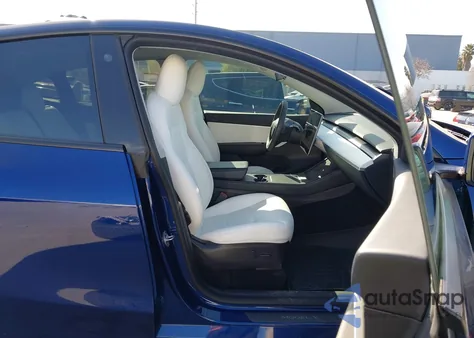 2022 Tesla Model Y Performance Dual Motor All-Wheel Drive z USA, uszkodzony, nr VIN 7SAYGDEF4NF510849